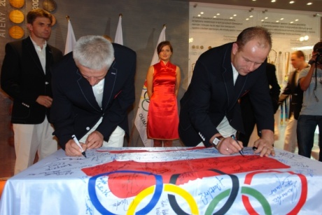Ślubowanie kolarzy torowych przed wyjazdem na Igrzyska XXIX Olimpiady